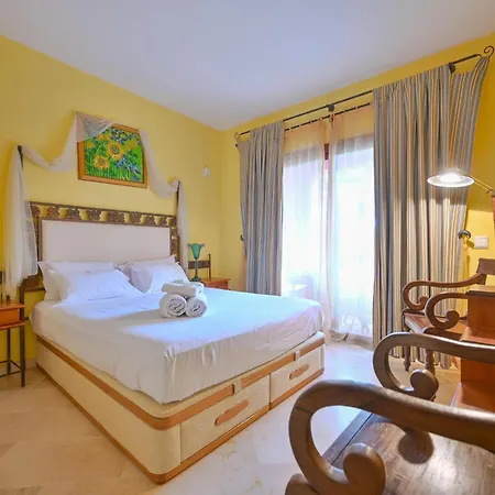 First Level With Large Terrace * Marbella